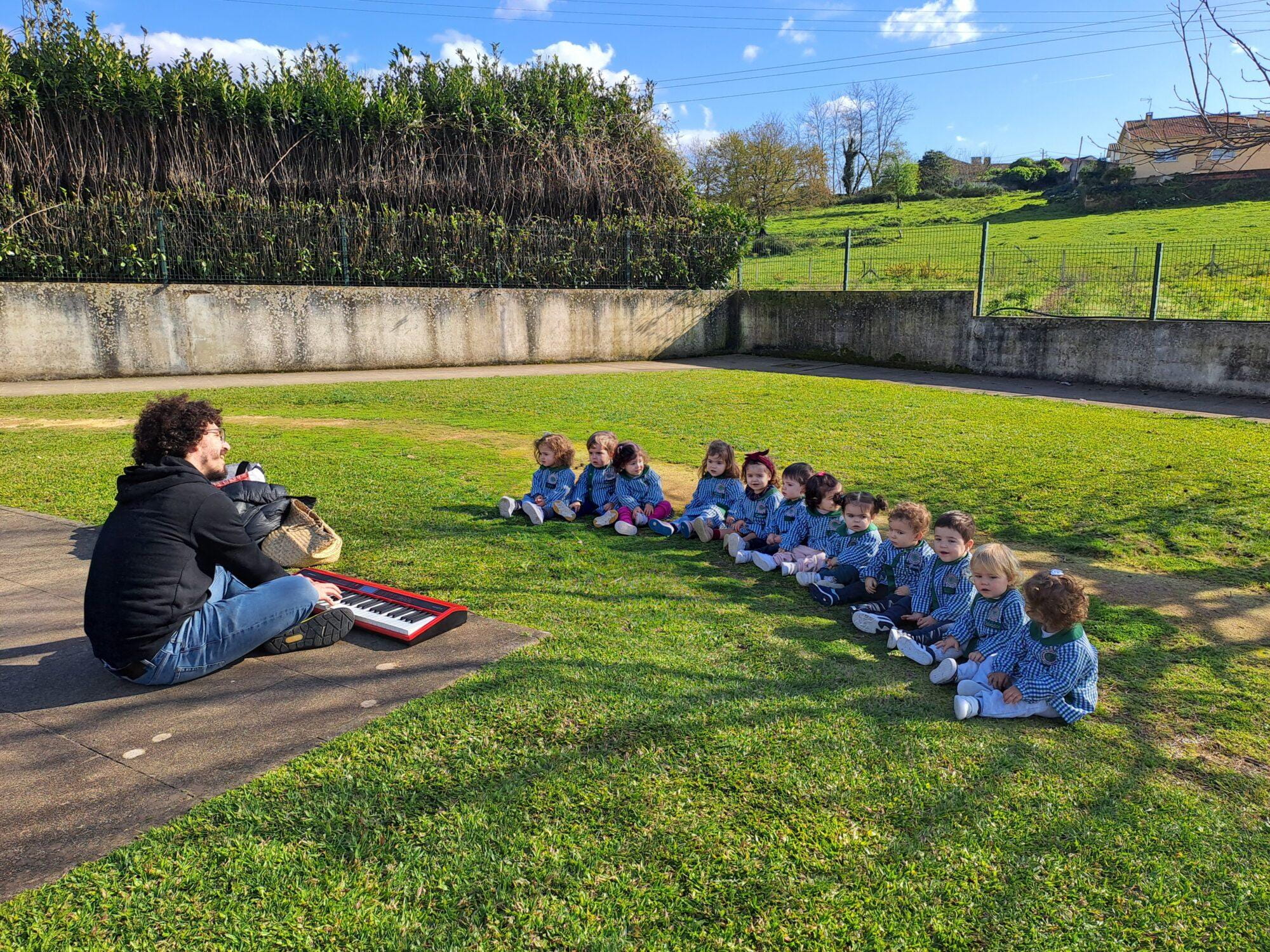 Atividade musical na creche - SimSom!