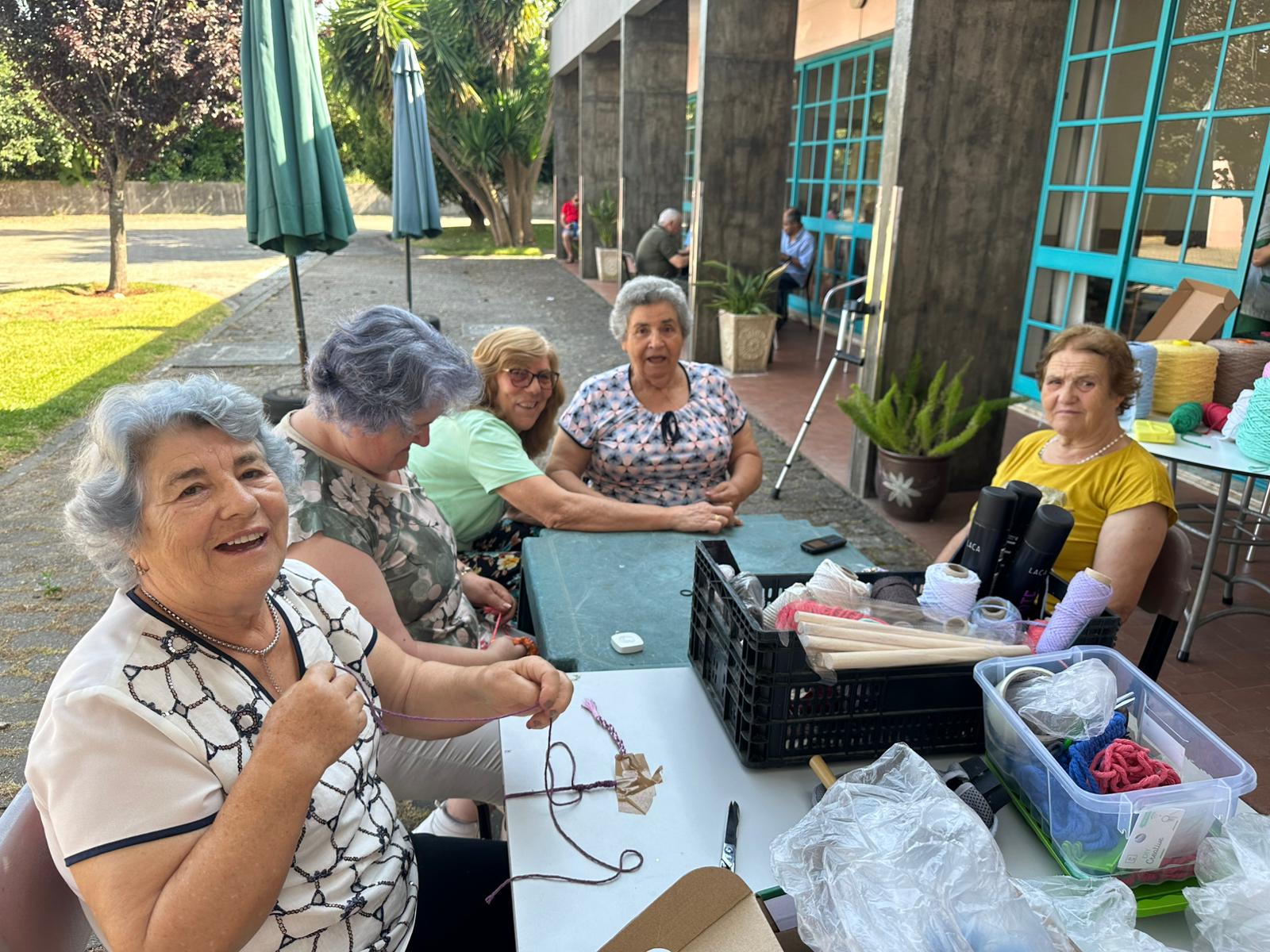 Atividade "Fios da Mente" para séniores promovida pela Psicóloga Cecília Saiago