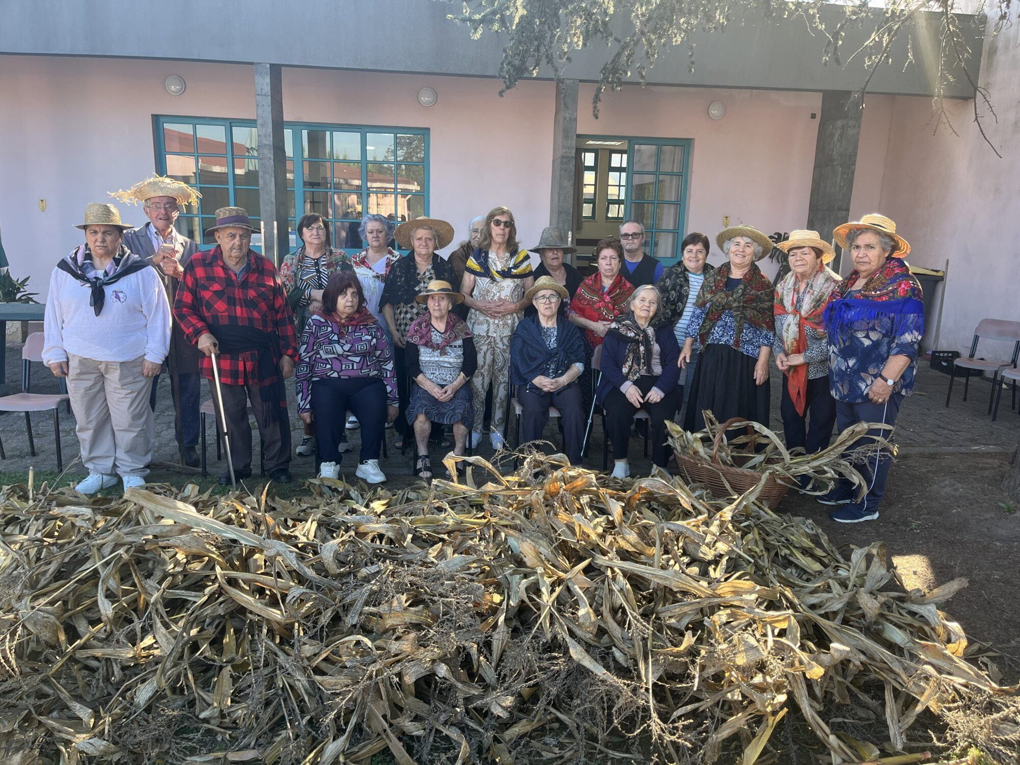 "Reviver as nossas tradições" | Desfolhada do Centro de Dia do CSPR