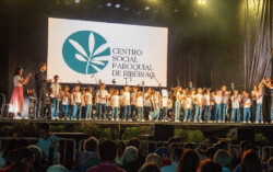 Os Pequenos Cantores de Ribeirão a actuarem na 39ª edição da Feira do Associativismo, Gastronomia e Artesanato de Ribeirão