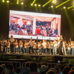 Os Pequenos Cantores de Ribeirão a actuarem na 39ª edição da Feira do Associativismo, Gastronomia e Artesanato de Ribeirão